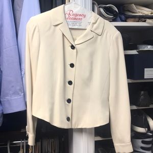 Women’s tahari skirt suit
